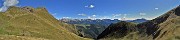 66 In discesa da Baita Foppa per l'alta Val Serrada verso Il Collino